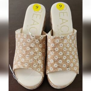 Beach by Matisse Terry Daisy Cork Sandals NWT! Size 9